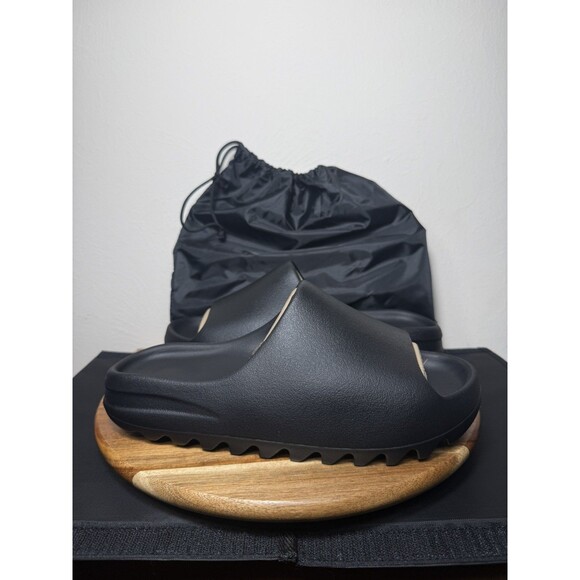 Yeezy Slide YS-01 Black Onyx Mens New In Dust Bag Size 6 main image 4
